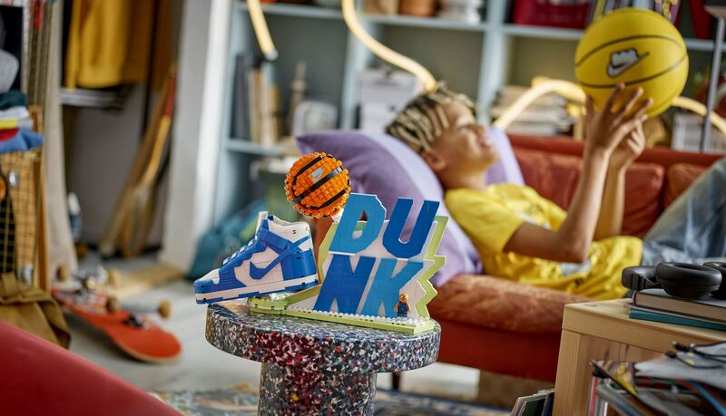 1748522906_konik_Nike_Dunk_Sloga.jpg
