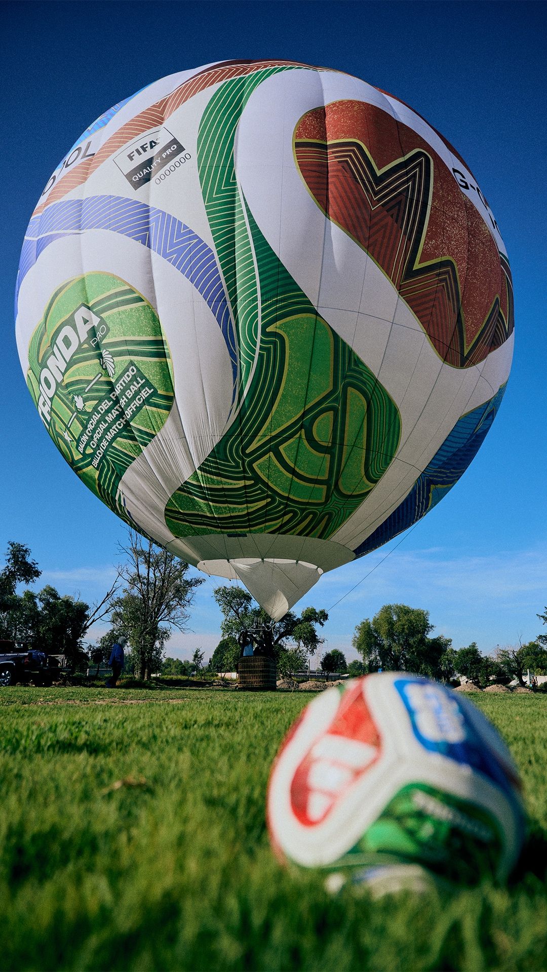 adidas-fifa-topu-seklinde-ucan-balon