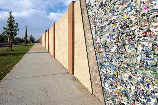 ByBlocks-Eco-Blocks-Plastics-2-1643093715.jpg geri-donusturulemeyen-plastiklerden-buyuk-yapilar-olusturma-byblocks