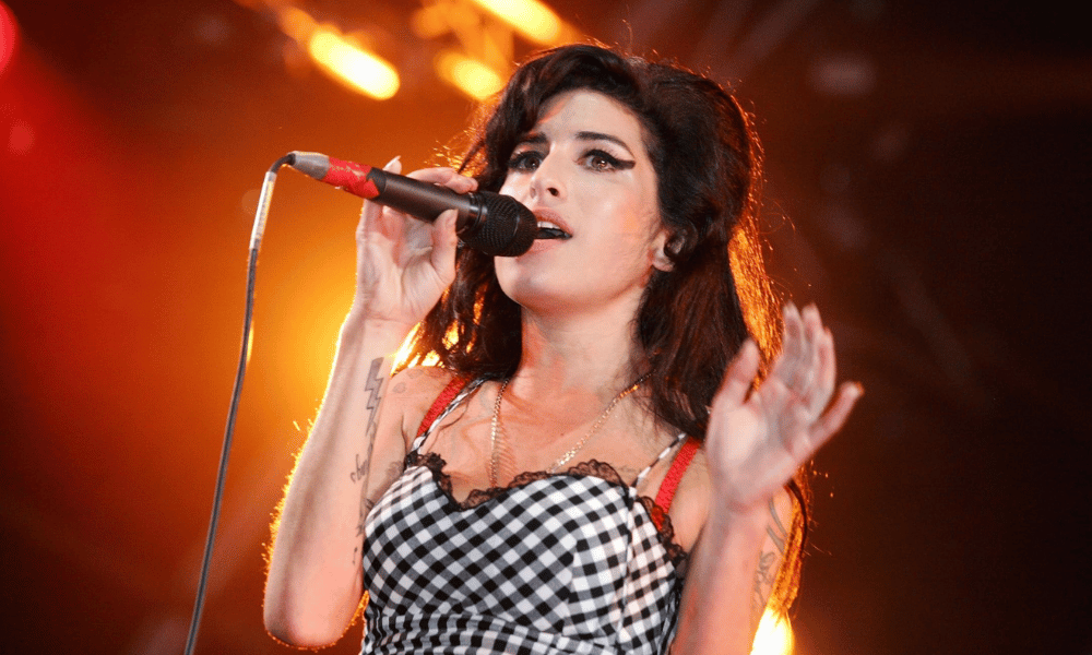 amy-nazli-esenbayrak-gorsel-1-2-3.png