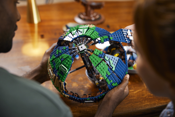 lego-dan-dunyayi-kesfe-cikaracak-yeni-tasarim-2.jpg