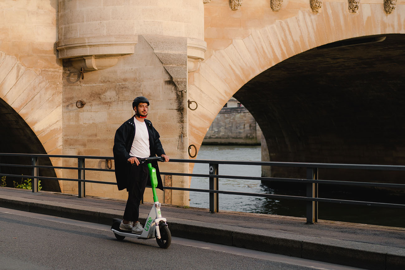 paris-scooter-referandum-1