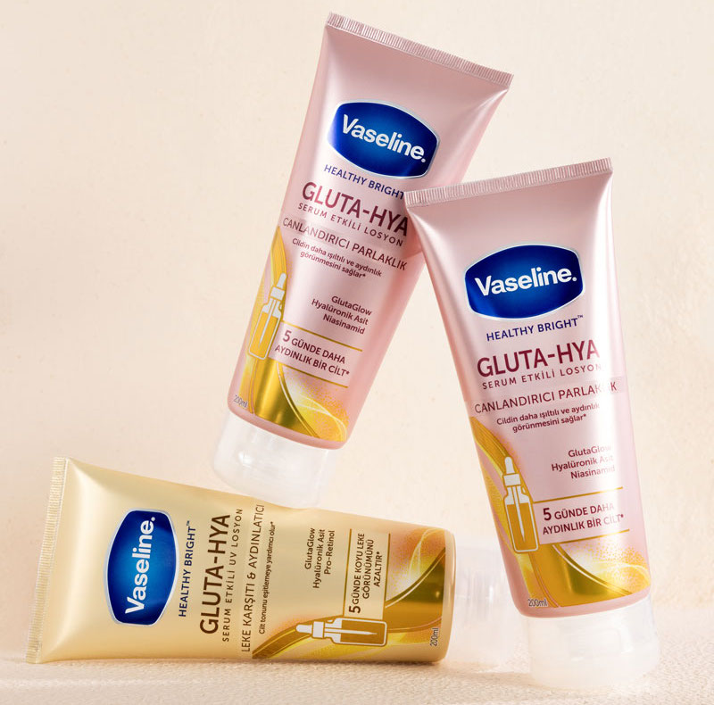 vaseline-gluta-hya-.jpg