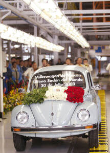 THE LAST VW BEETLE EVER ROLLS OFF PRODUCTION LINE AT PUEBLA PLANT